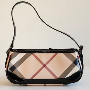 Burberry Clutch slight wear and tear